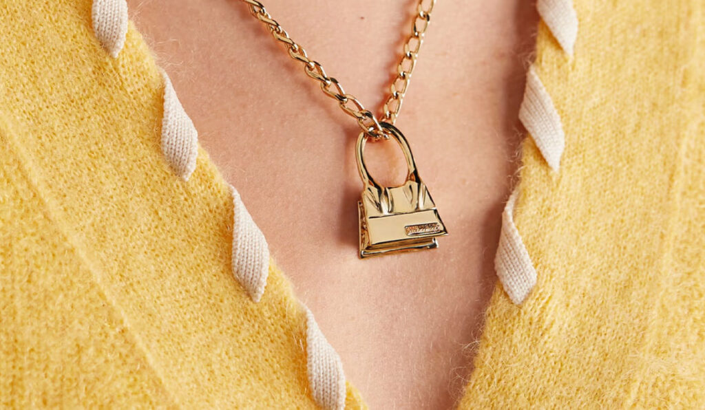 FROM MINI TO MICRO: JACQUEMUS’ LE CHIQUITO IS NOW A NECKLACE