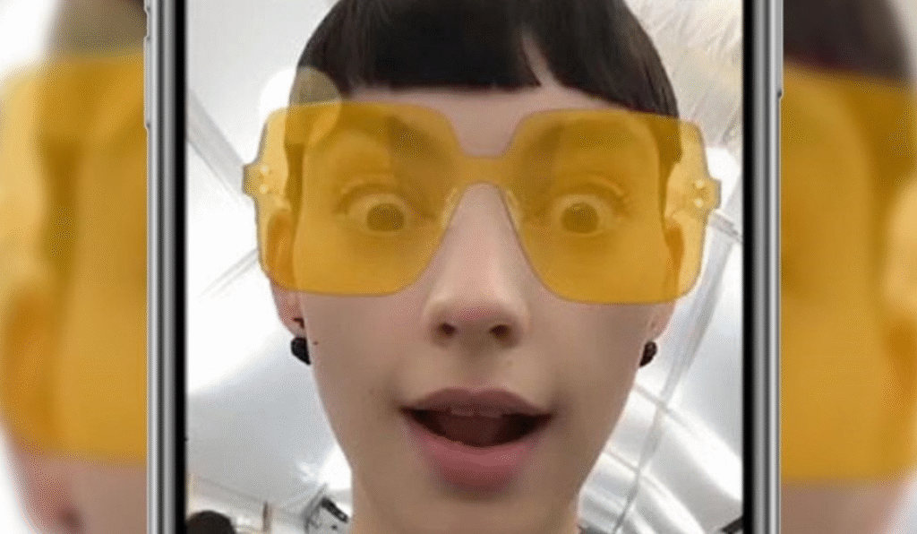 AUGMENTED REALITY MEETS LUXURY FASHION