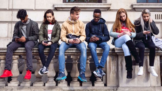 TEEN COMMUNICATIONS IN THE DIGITAL WORLDS