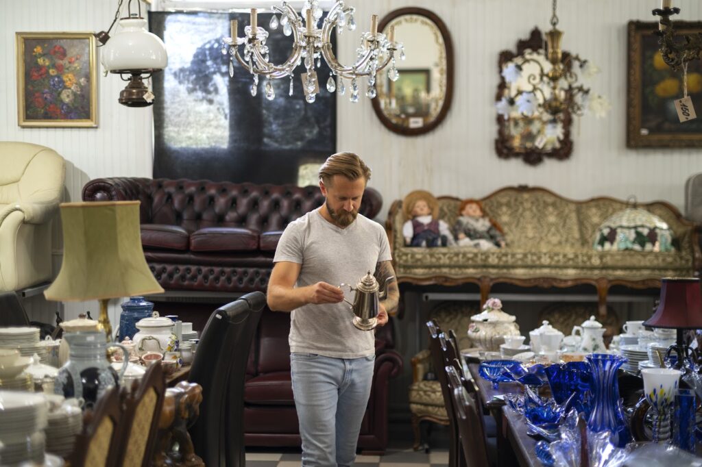 Essential Tips for Organizing an Estate Liquidation Near a Trusted Antique Store in San Diego
