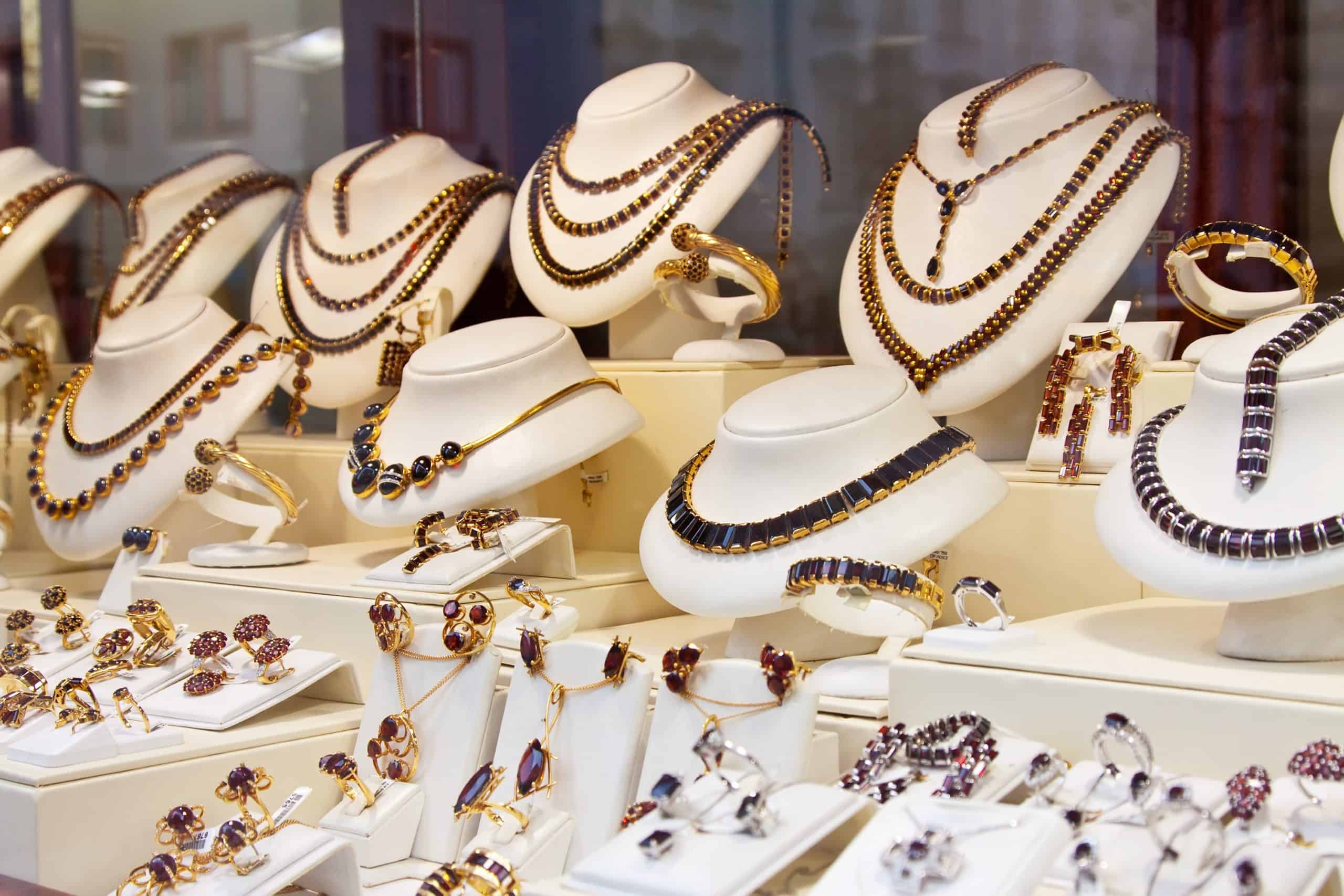 How to Choose the Perfect Jewelry Store for Your Style