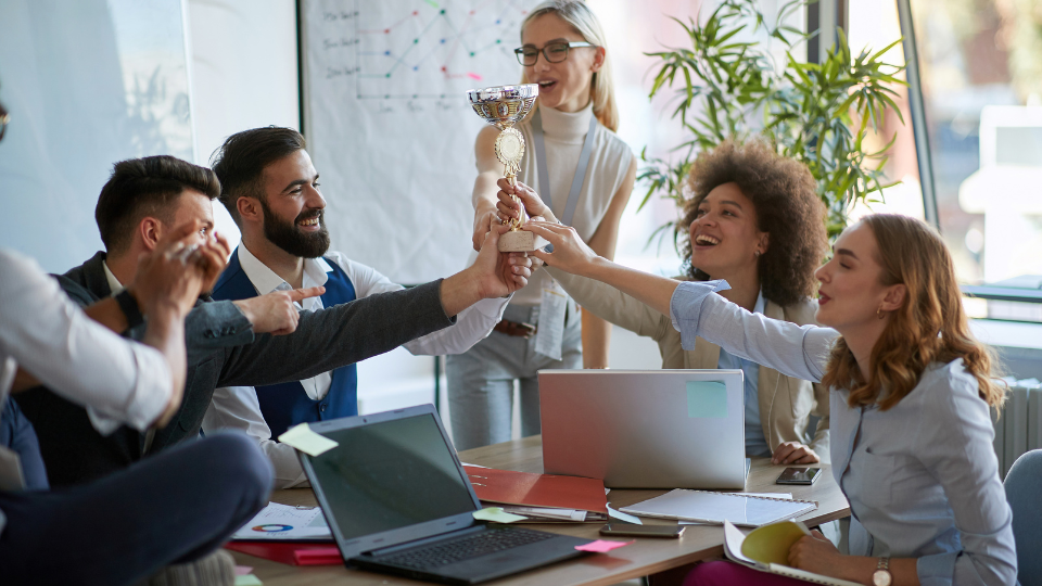 Planning Seasonal Rewards: Tips for Large-Scale Gifting